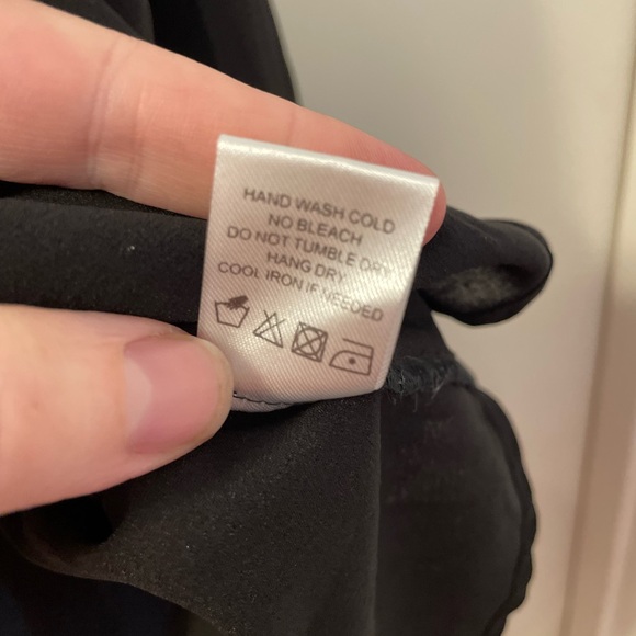 Revolve Lovers + Friends Cold Shoulder Black scoop neck blouse bell sleeves sz M - Picture 7 of 7